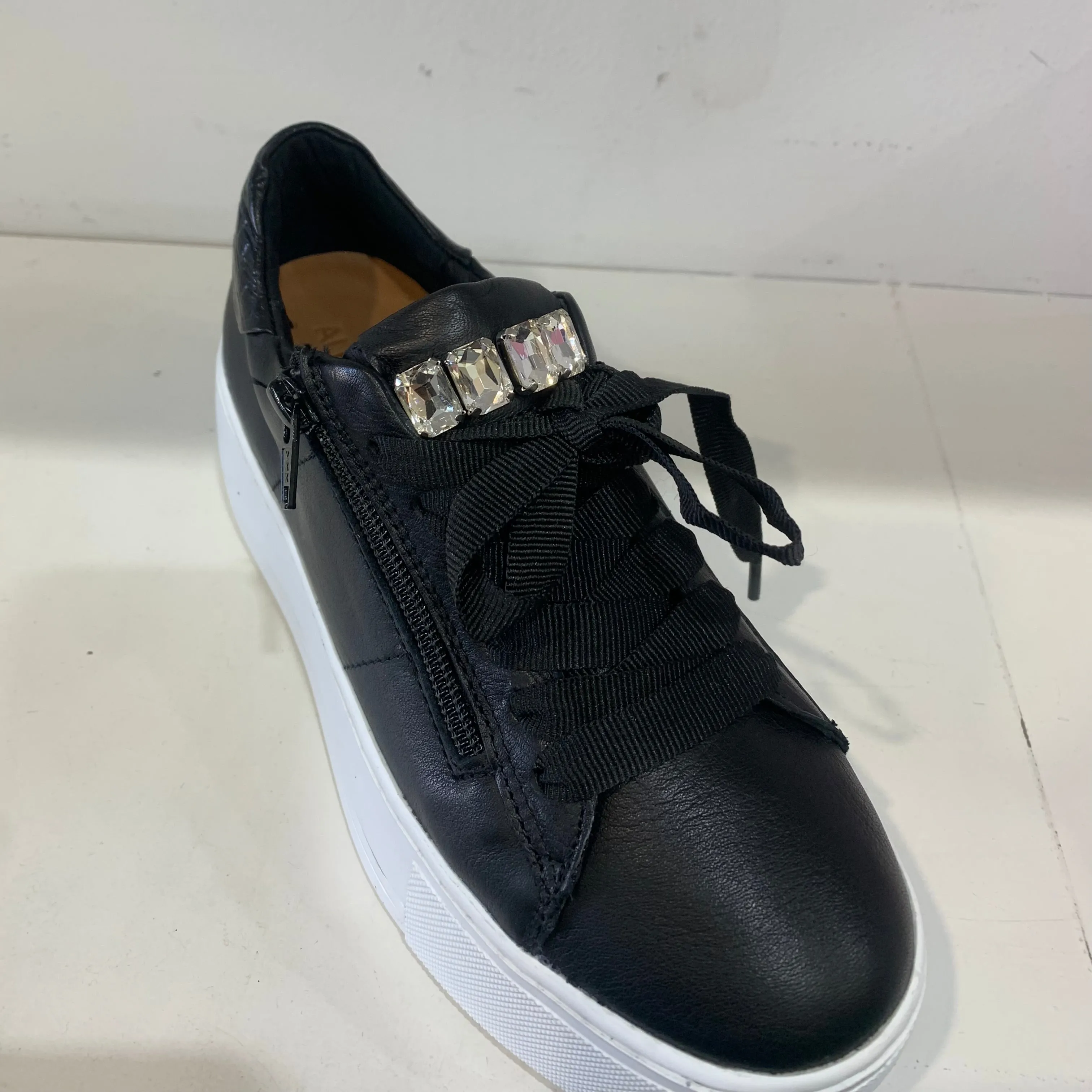 Alfie and Evie Sneaker Fury Black