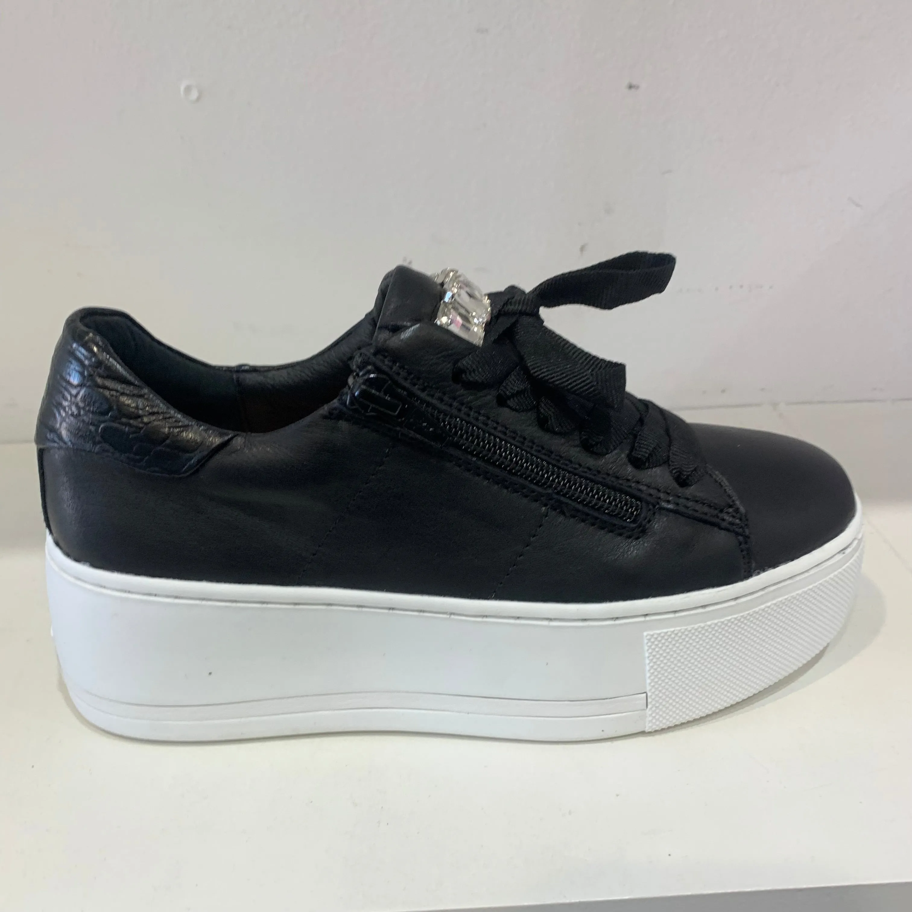Alfie and Evie Sneaker Fury Black