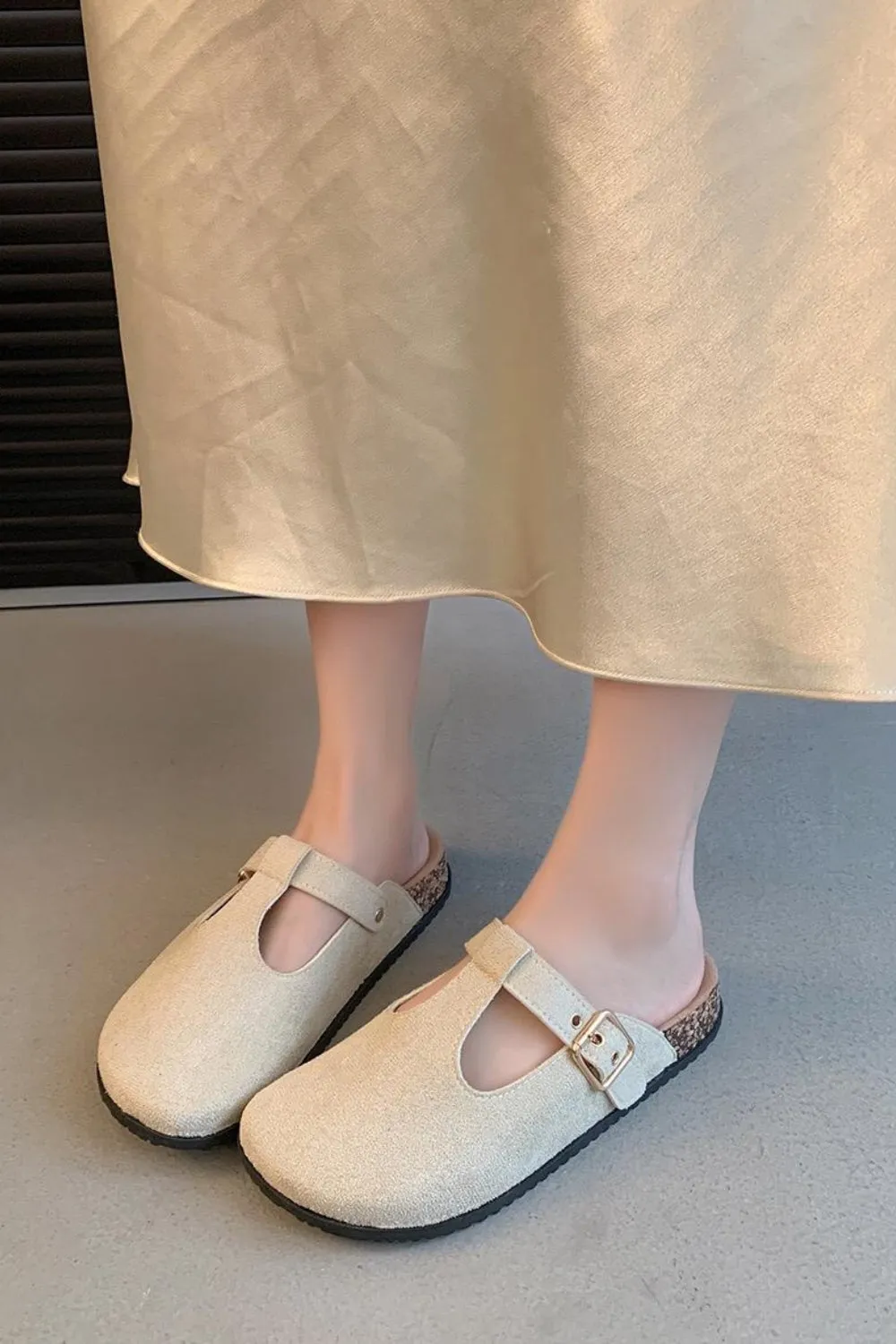 BEIGE ROUND TOE BUCKLE STRAP CLOGS MULES SLIDER SANDALS