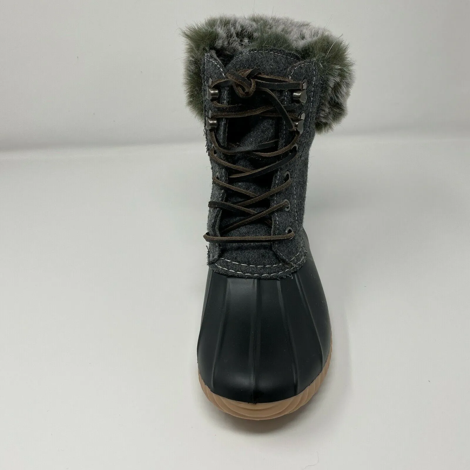 Brand new Report Ursela Black & Grey Lace Up Ultra Soft Faux Fur Duck Boots Women's Size 7! Retails $93 