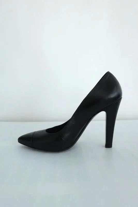 Chanel Cap Toe Pumps Black Leather & Patent Size 39.5 Pointed Toe Heel