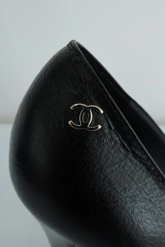Chanel Cap Toe Pumps Black Leather & Patent Size 39.5 Pointed Toe Heel