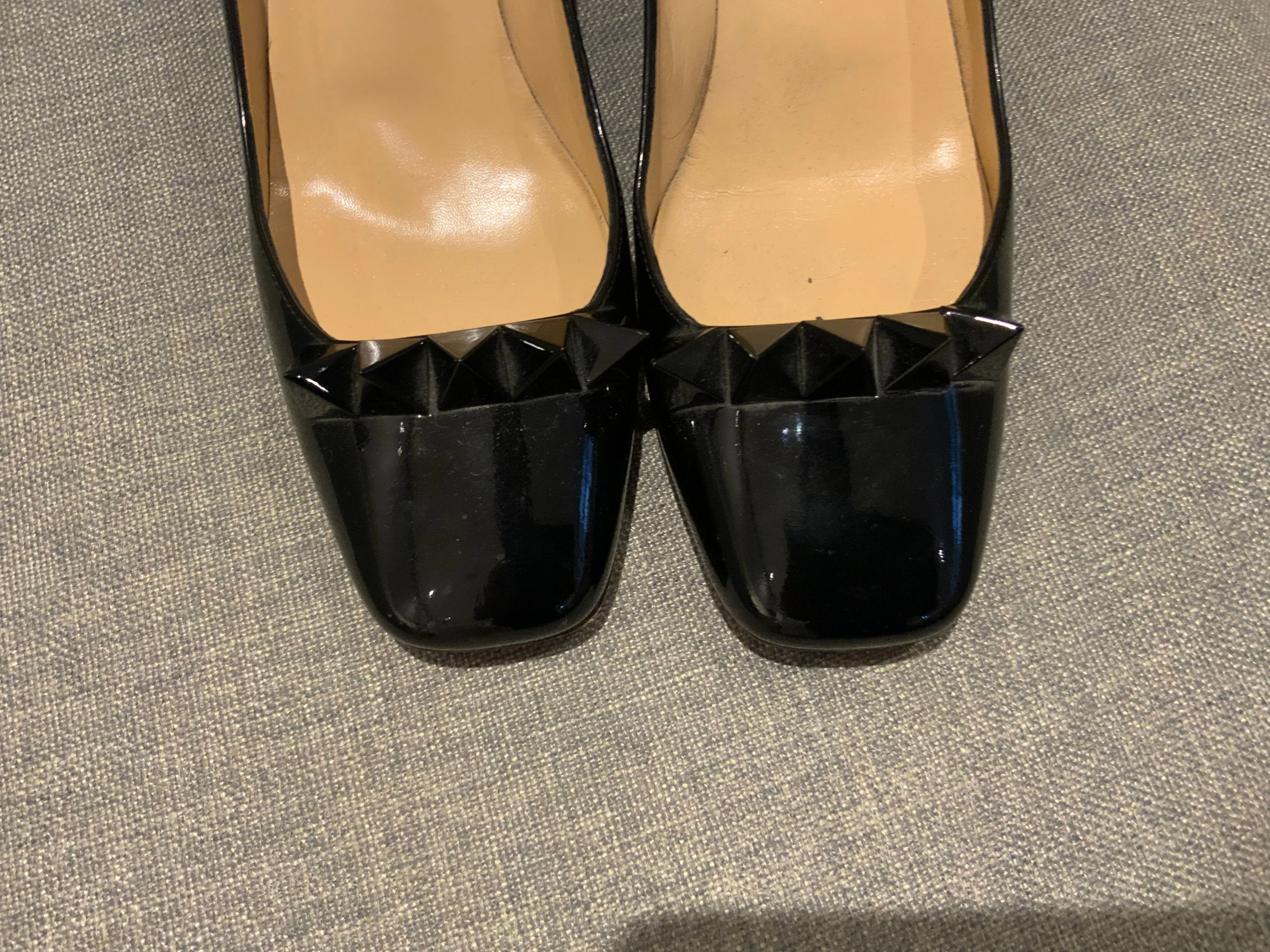 CHRISTIAN LOUBOUTIN Black Patent Leather Pyramidame 45 Pumps Heels Size 36.5 ladies