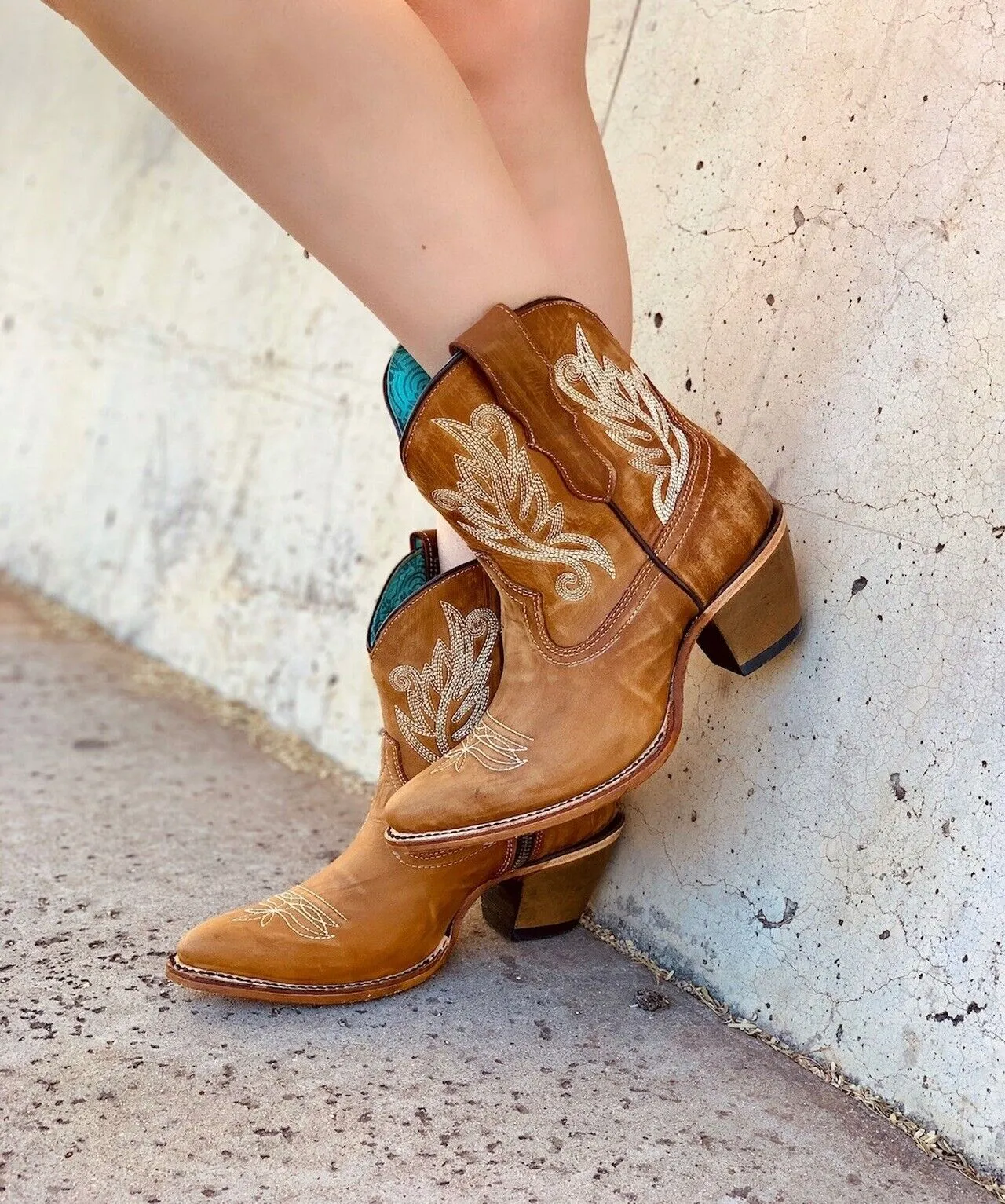 Corral Women's Embroidered Western Fashion Booties - Pointed Toe - A4218