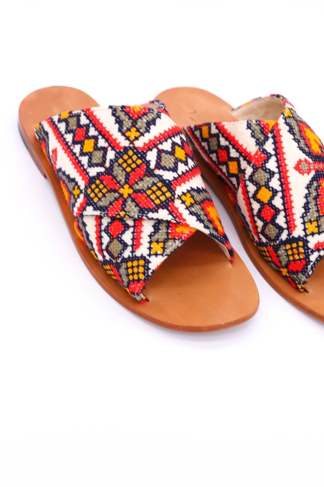 EMBROIDERED SANDALS DAISY