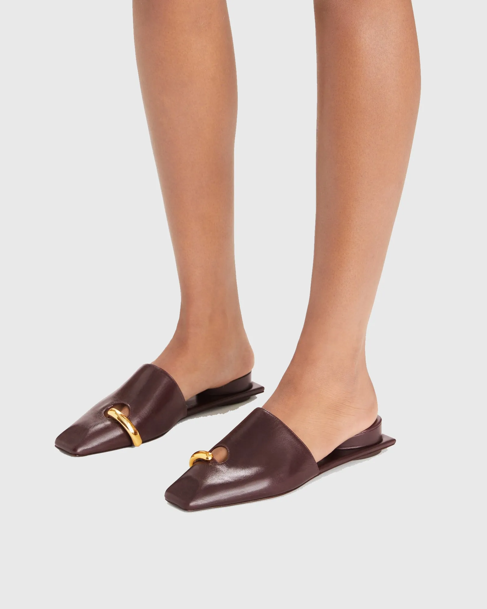 Ersilia Leather Slippers In Brown