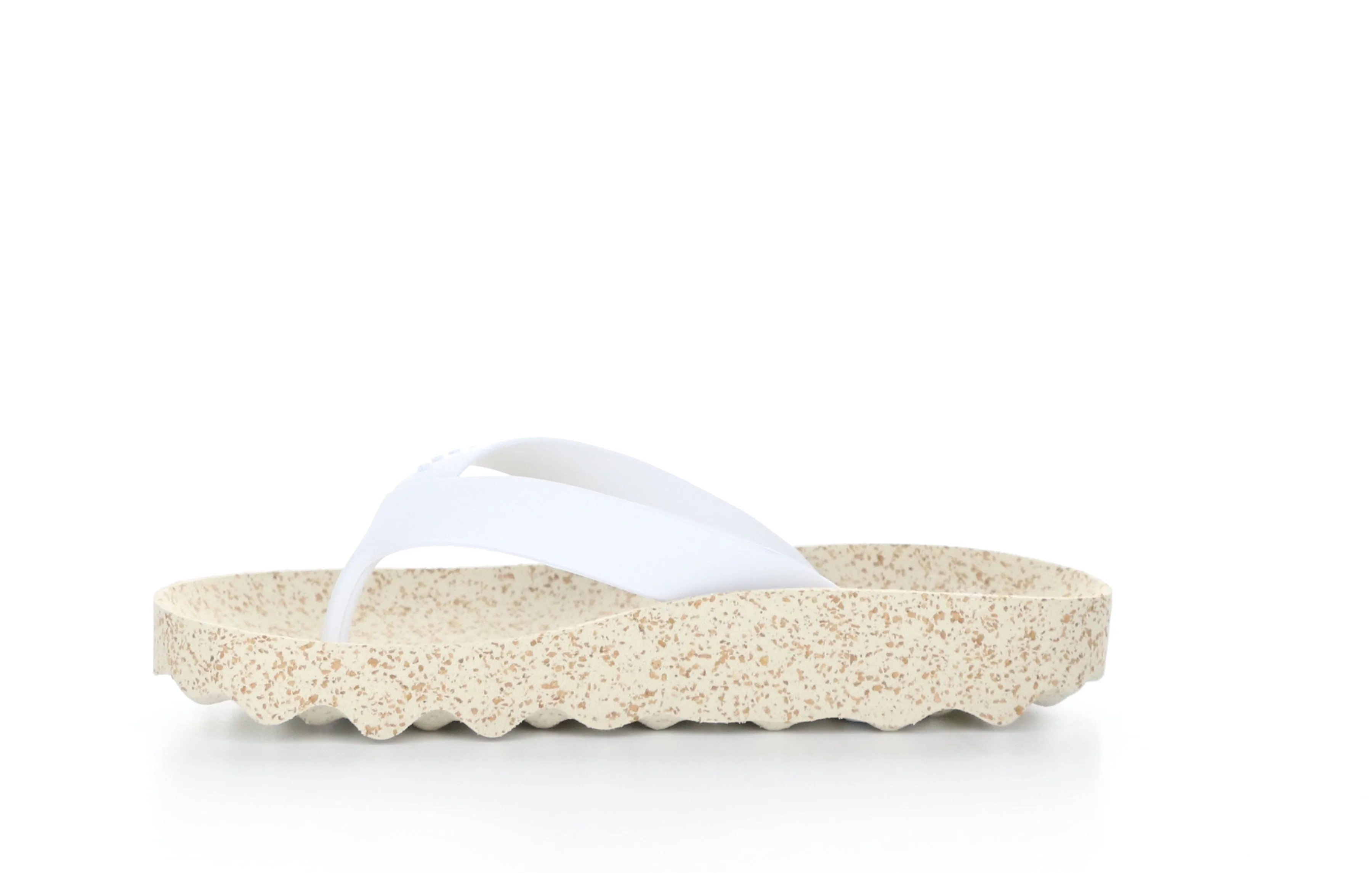 FEEL_L White Rubber Strap Casual Flip-Flops