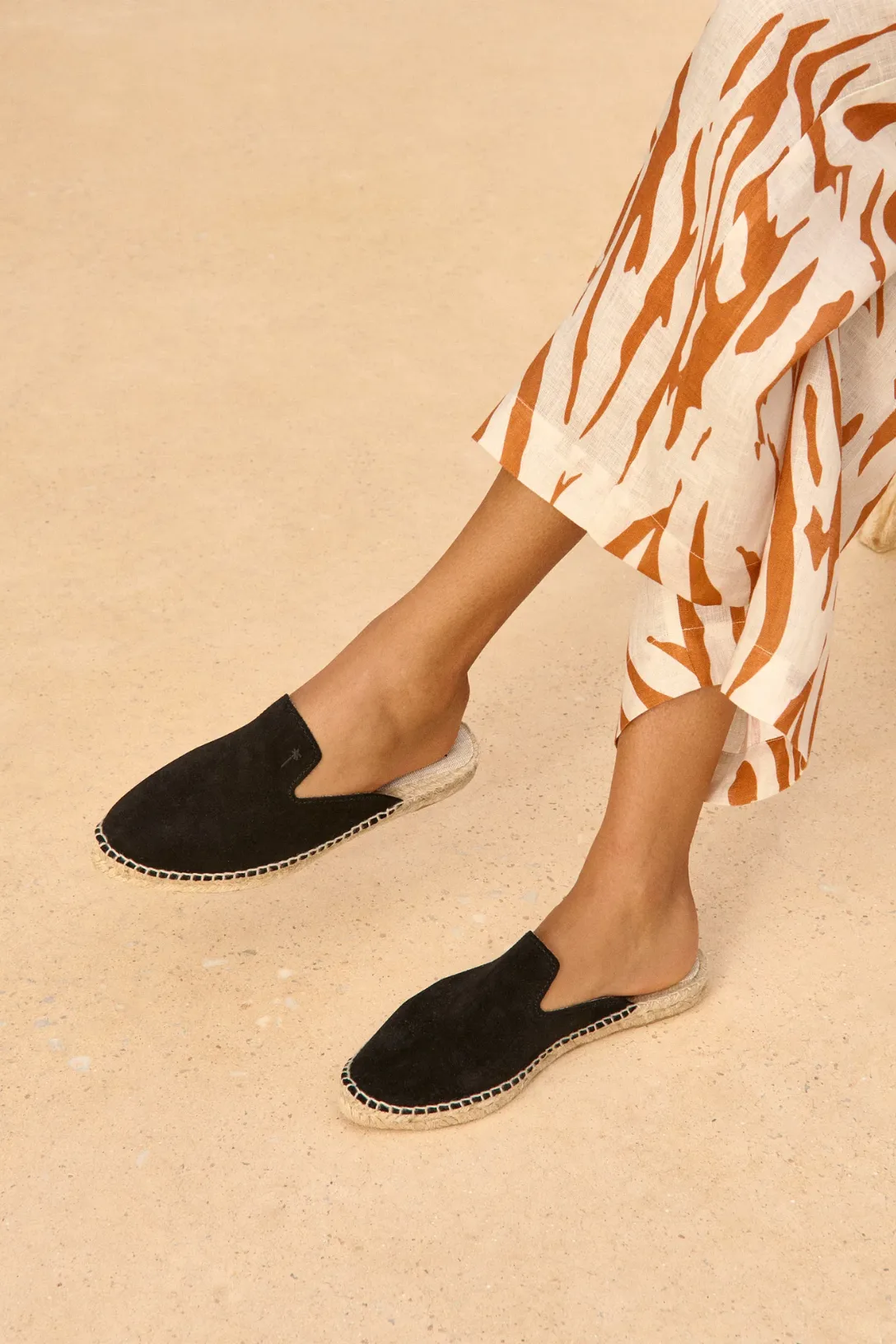 Flat Suede Mules | Black