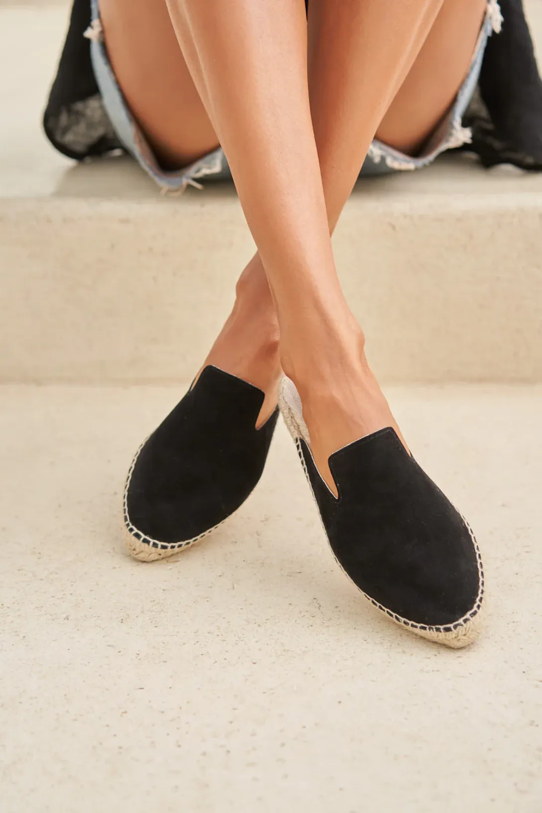 Flat Suede Mules | Black
