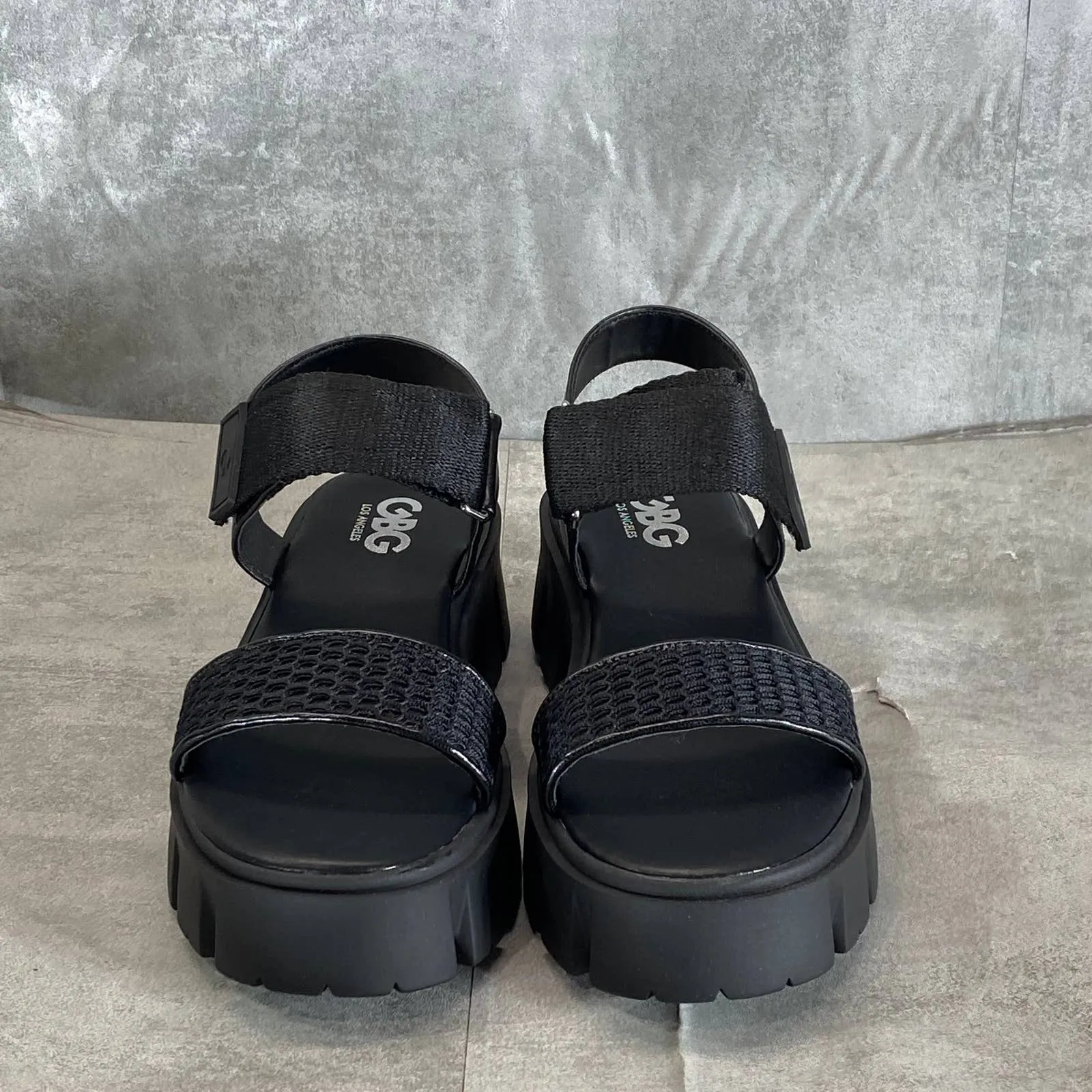 GBG Los Angeles Women's Black Premia Lug-Sole Sandals SZ 6