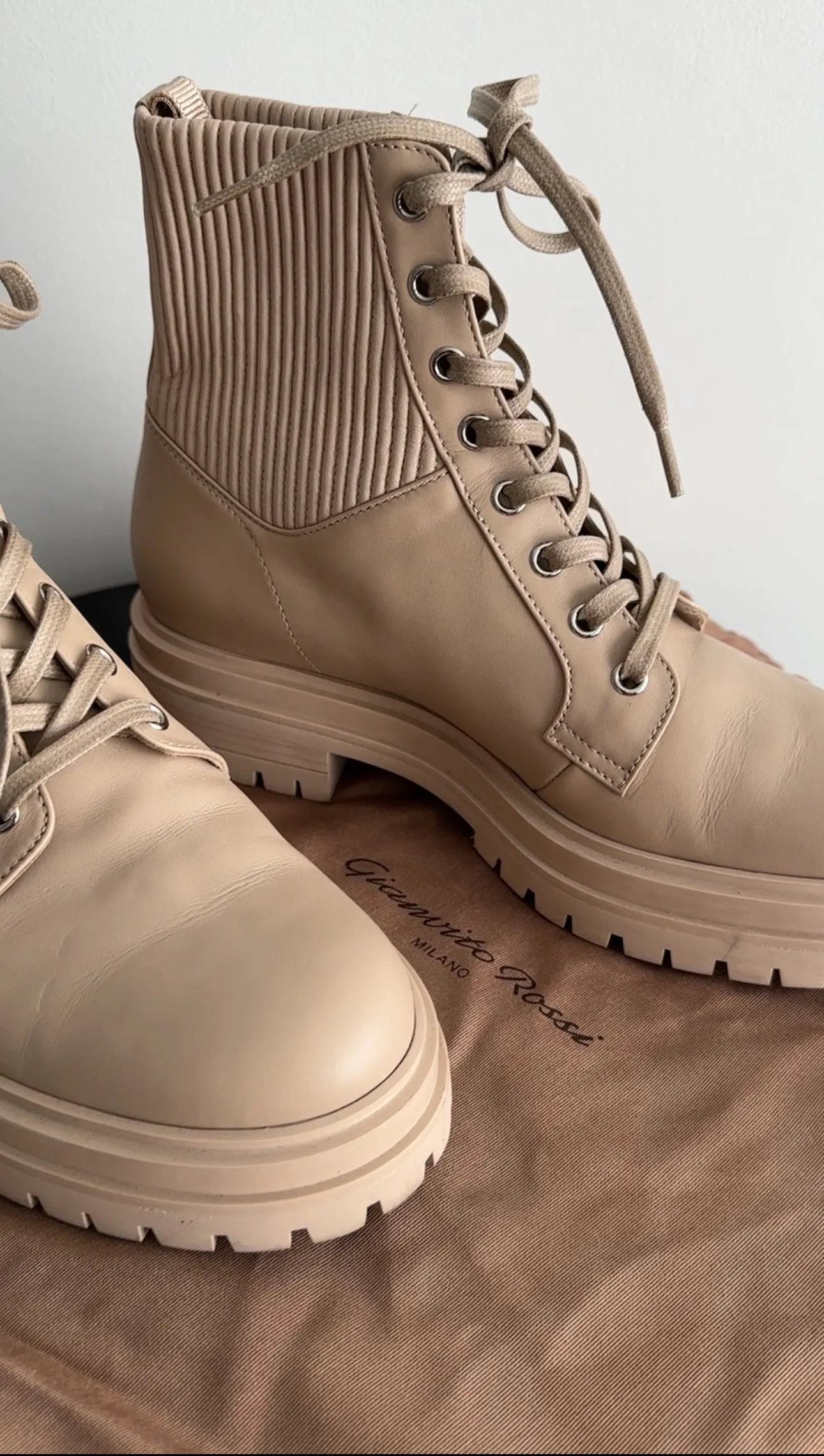 Gianvito Rossi Beige Martis 20 Leather Combat Boots - 40