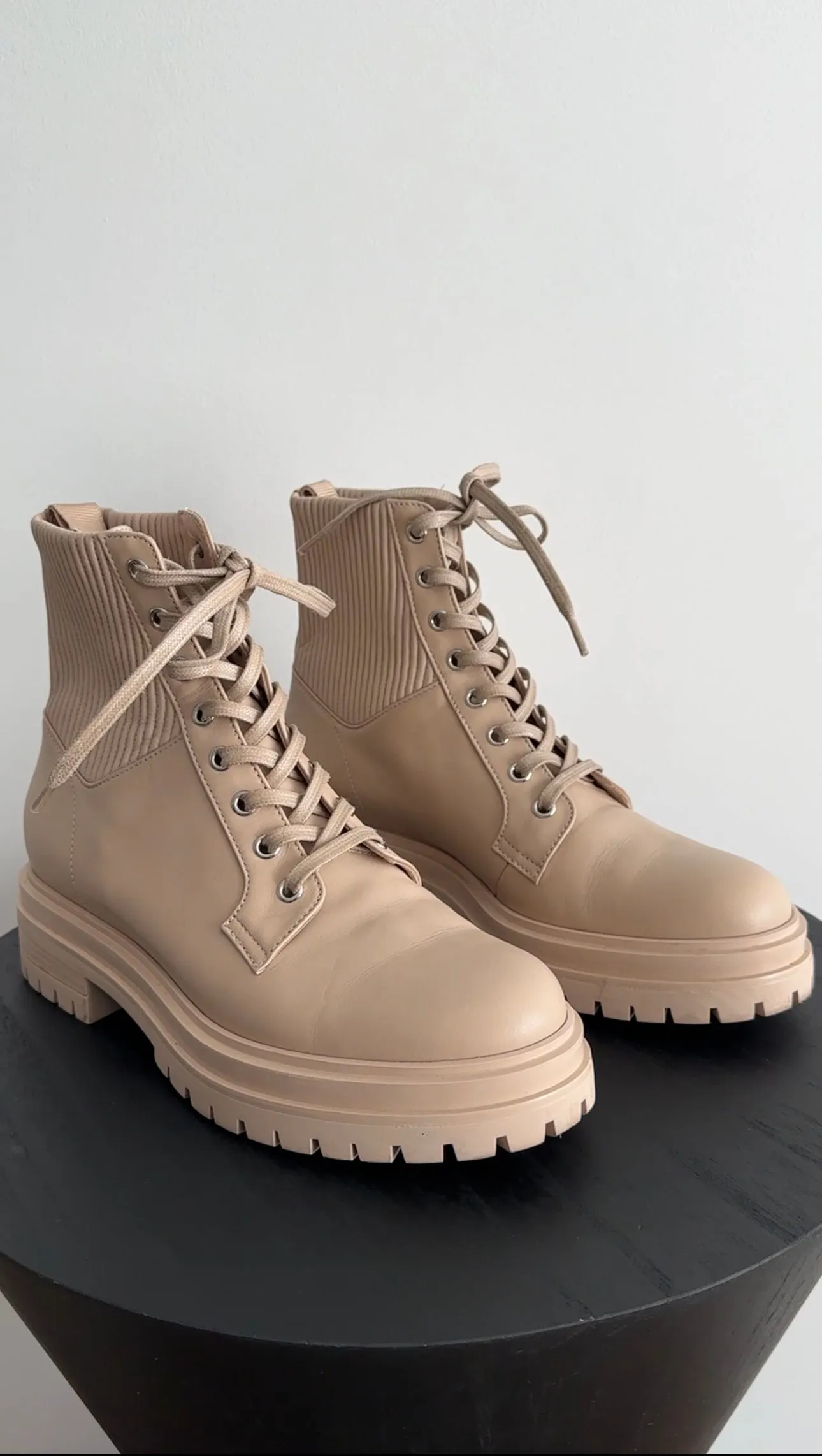 Gianvito Rossi Beige Martis 20 Leather Combat Boots - 40