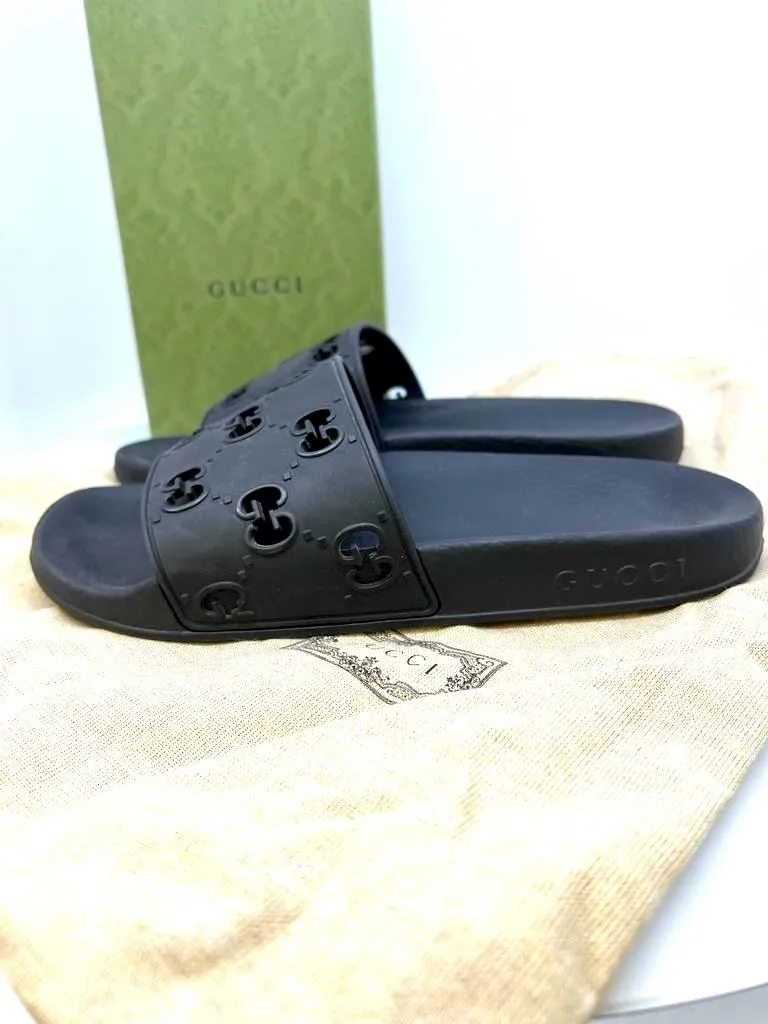 GUCCI GG RUBBER SLIDE SANDALS