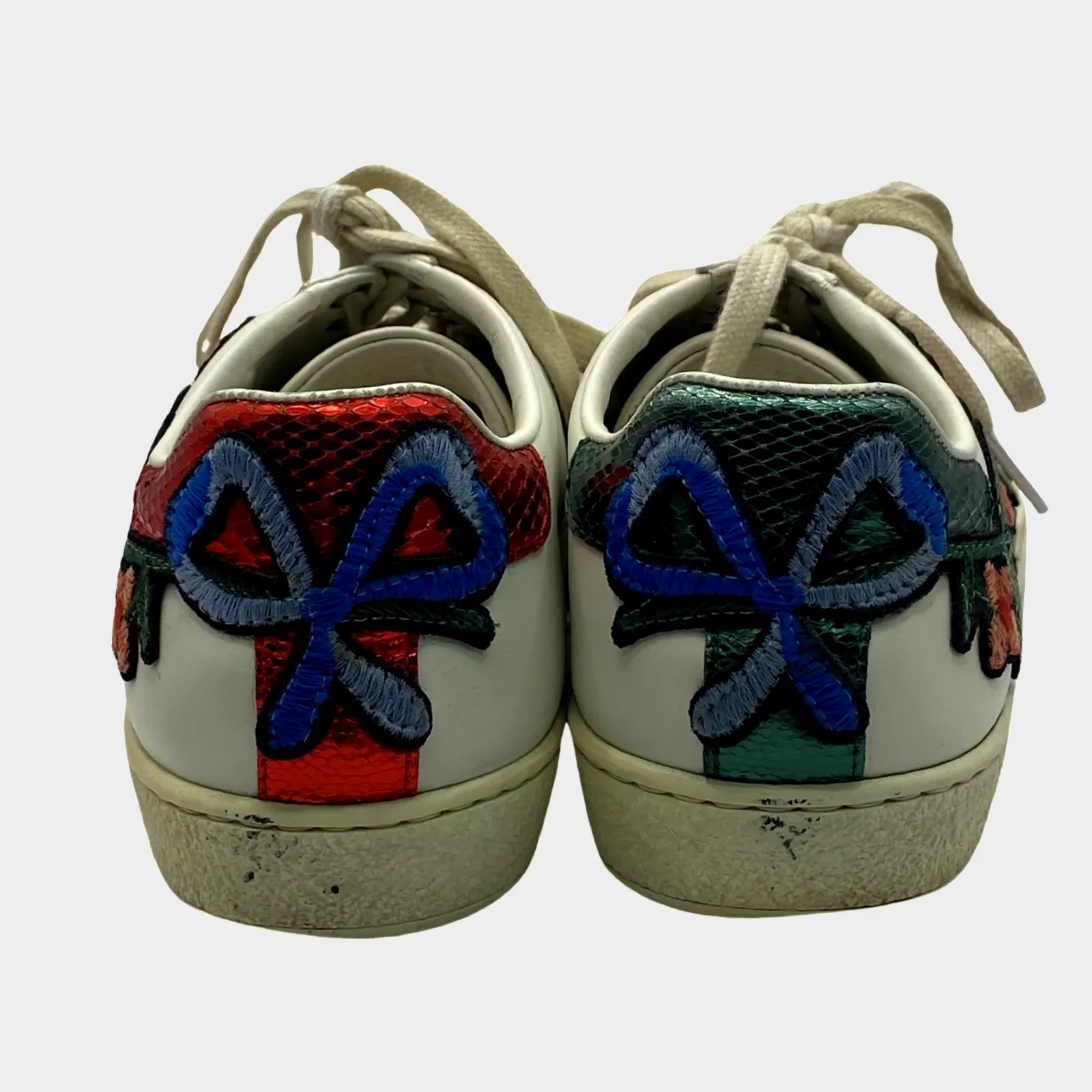 Gucci women's white leather Ace sneakers with flower embroidery