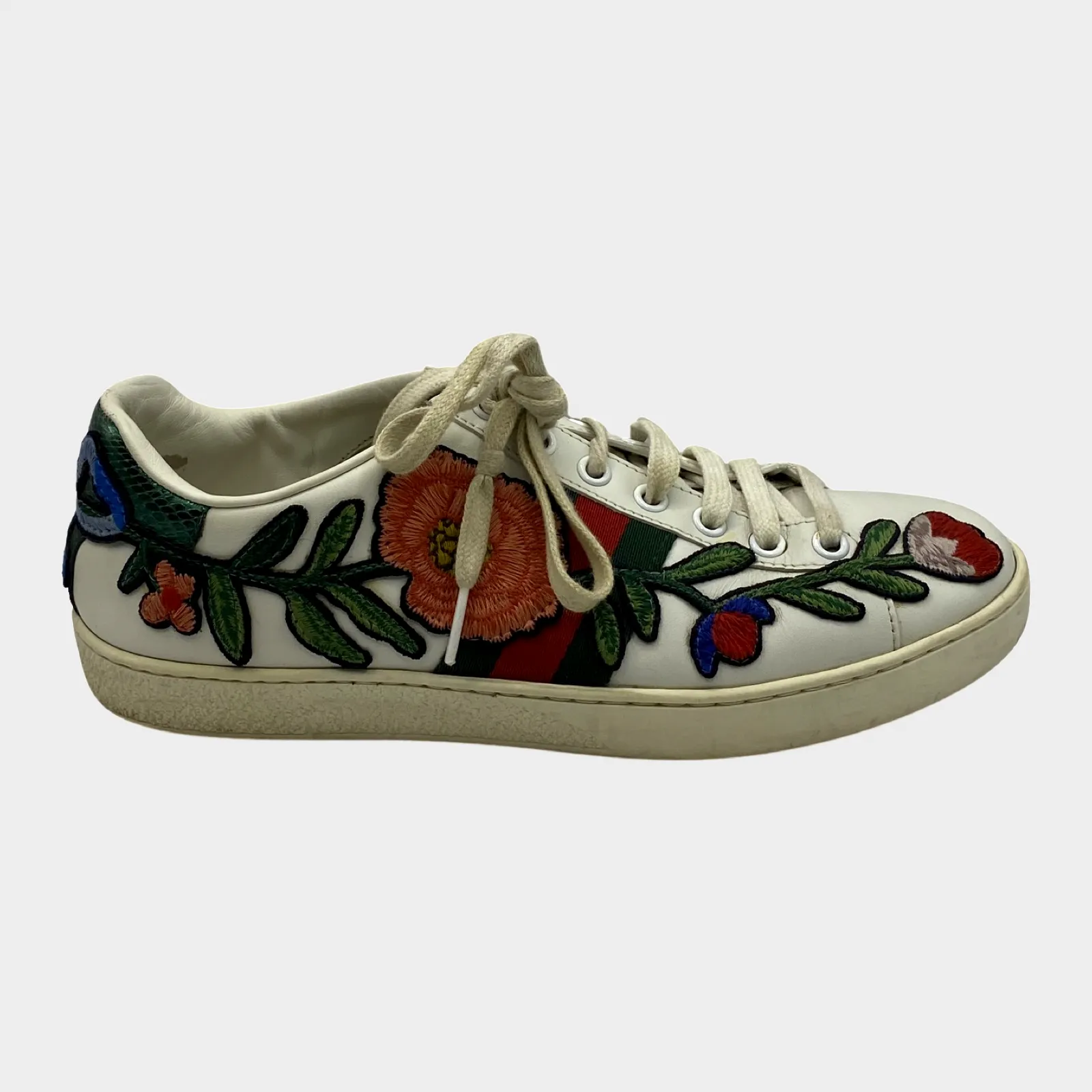 Gucci women's white leather Ace sneakers with flower embroidery
