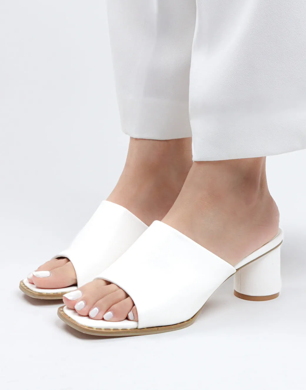 H&Y - Women's Block Mules