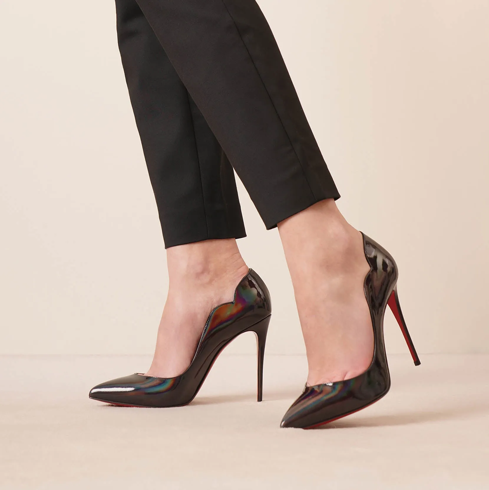 Hot Chick 100 patent psychic black pumps
