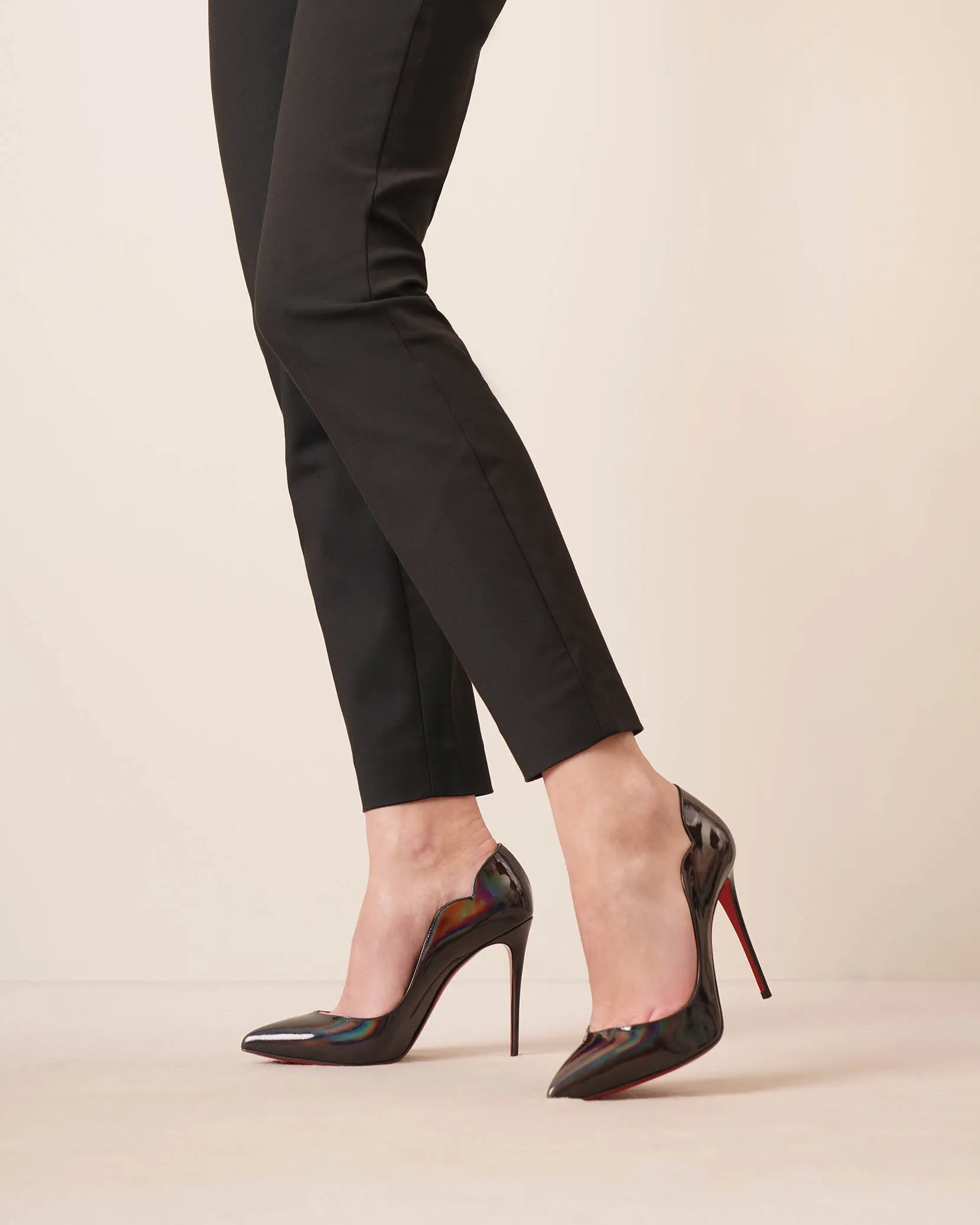 Hot Chick 100 patent psychic black pumps