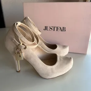 Just Fab "Repunzel" Nude Tan Closed Toe Pumps, 4" Heels Women's Size 6.5