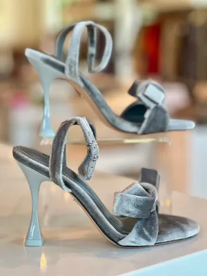 Lo18470 Lola Cruz Grey Velvet Bow Heel