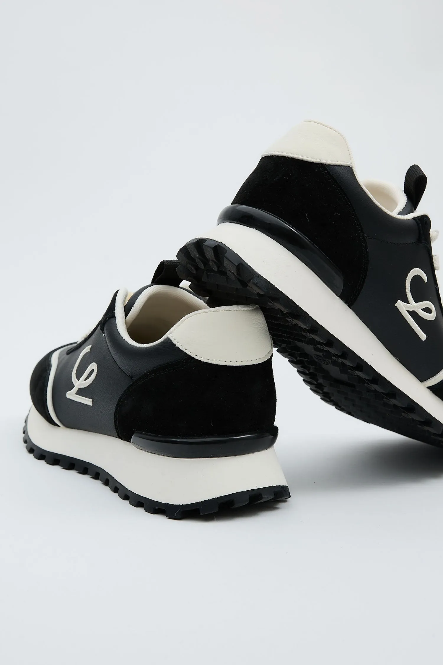 Lucania Black