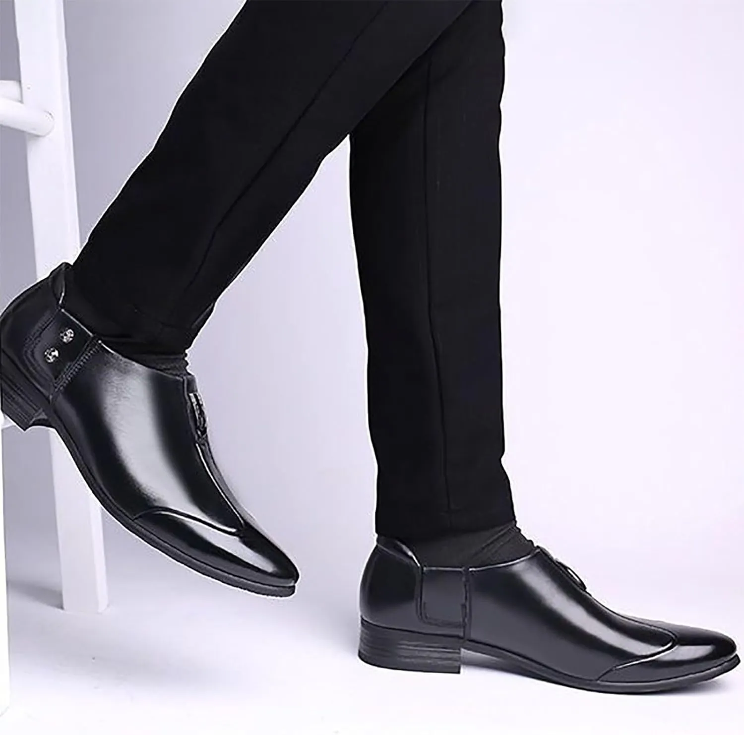 Men's Leather Slip-On Dress Shoes, Trendy Pointed-Toe Business Casual Shoes, Comfortable & Breathable for Events & Daily Wear