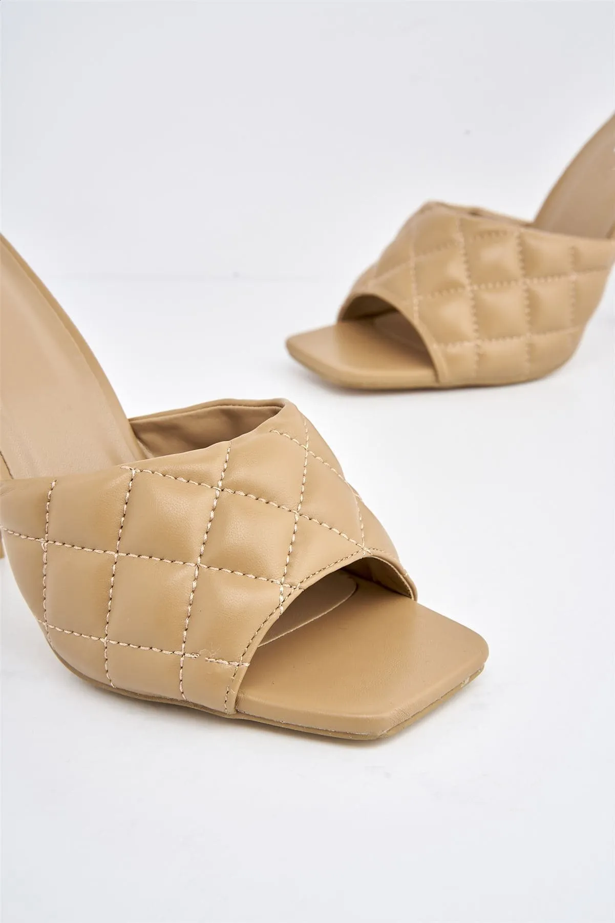 Panama Quilted Front Band Mules in Mocha