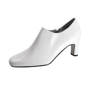 PEERAGE Sorrel Women's Wide Width Leather Shoes