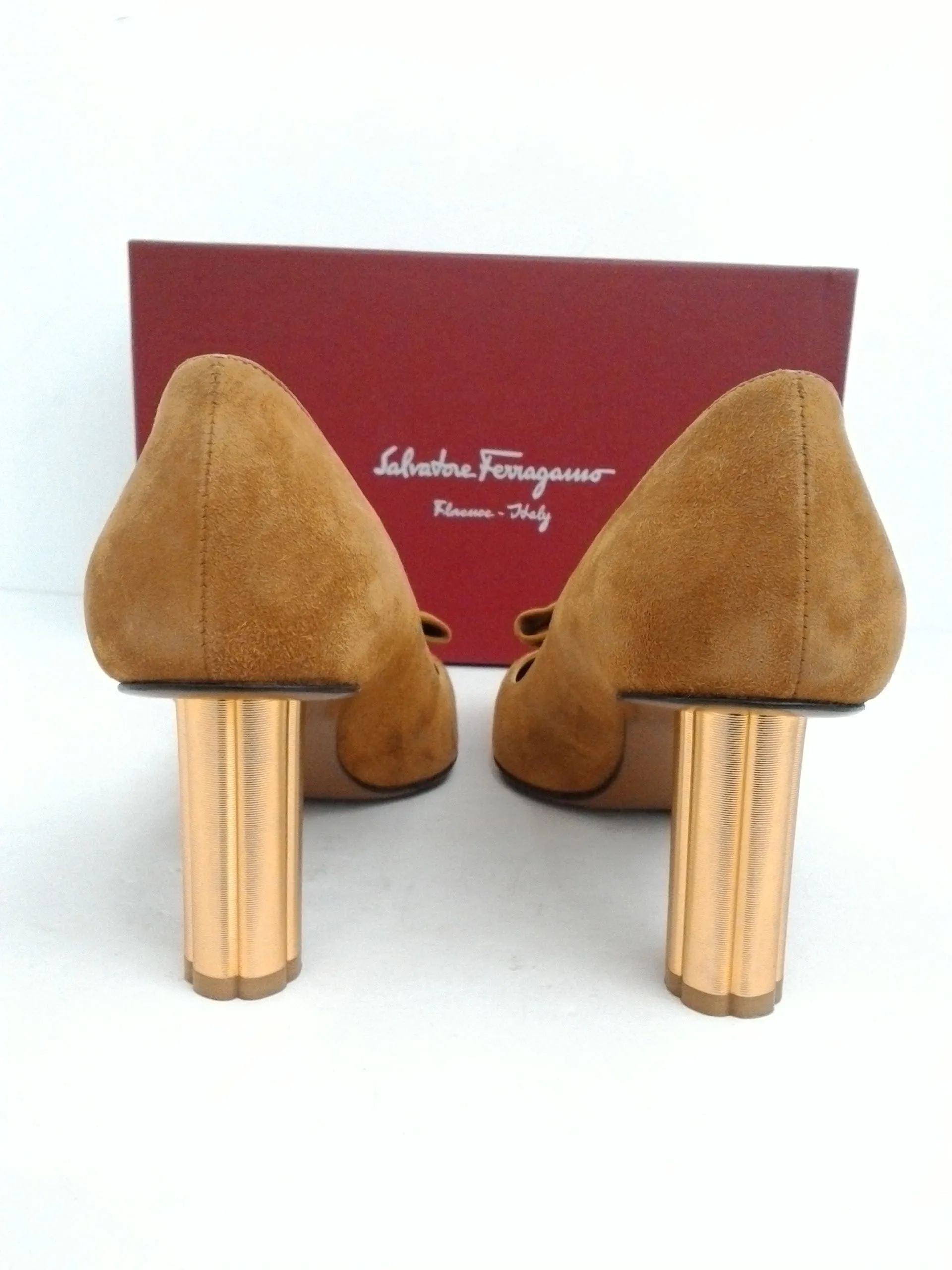 Salvatore Ferragamo Women's  Garlate Viscuna Suede Size 7.5 B