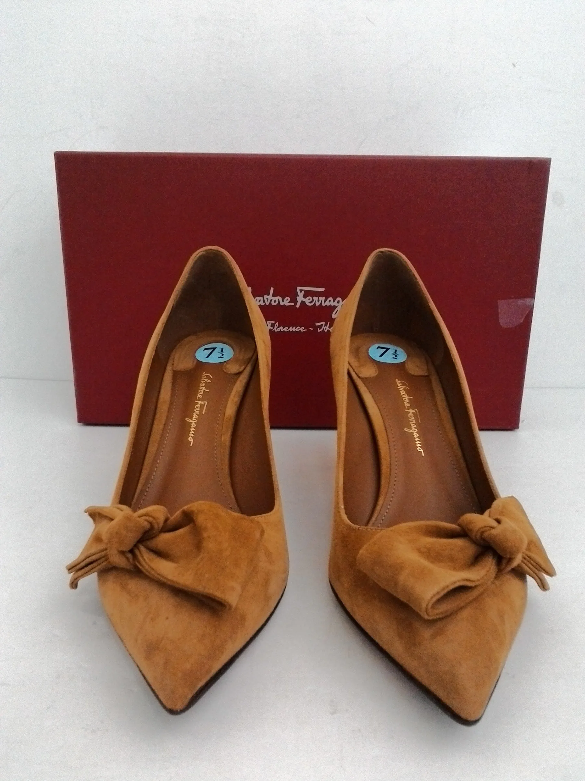 Salvatore Ferragamo Women's  Garlate Viscuna Suede Size 7.5 B