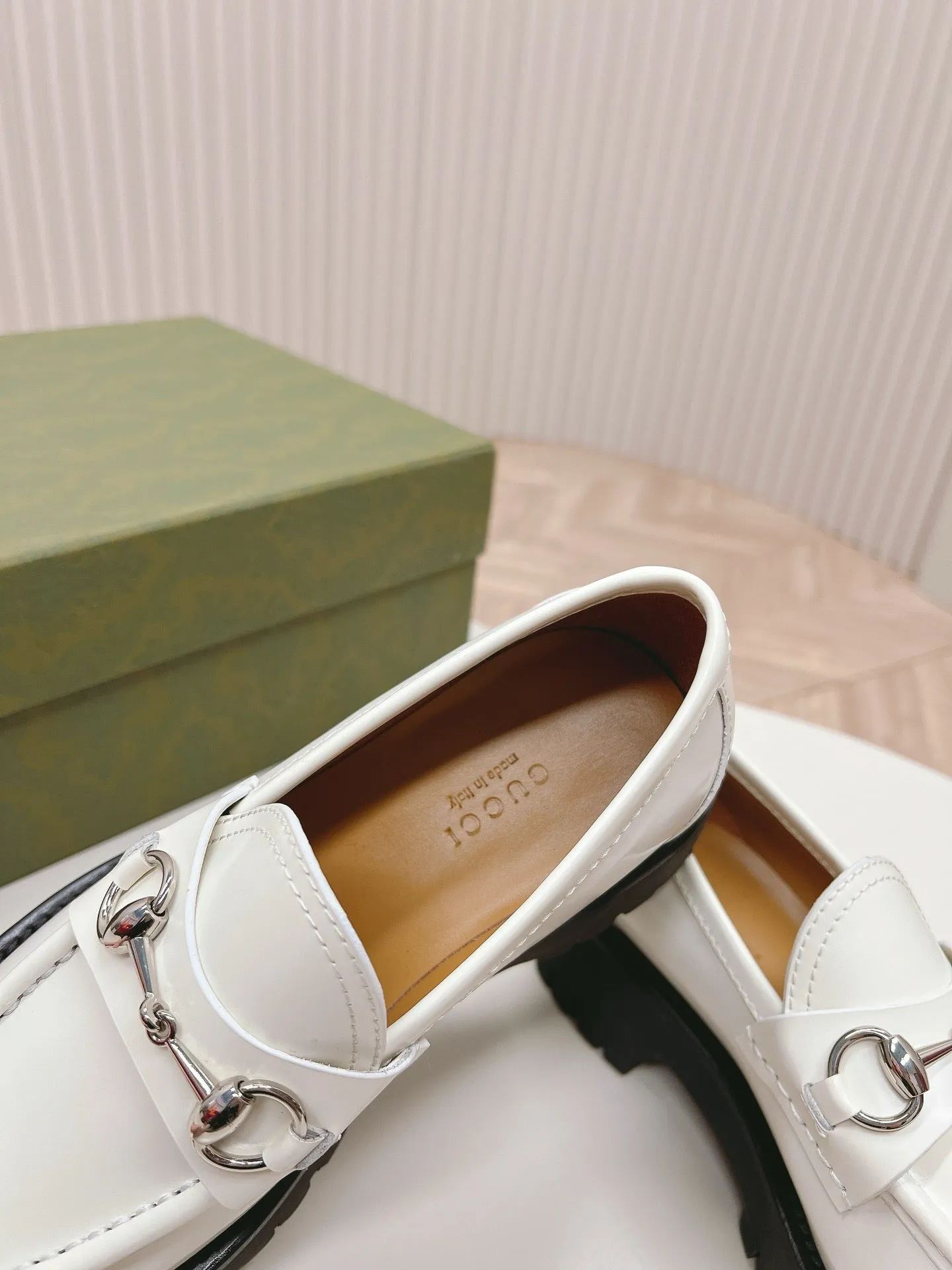 SE1511 GUCCI Women's loafer with Horsebit / Size5-11