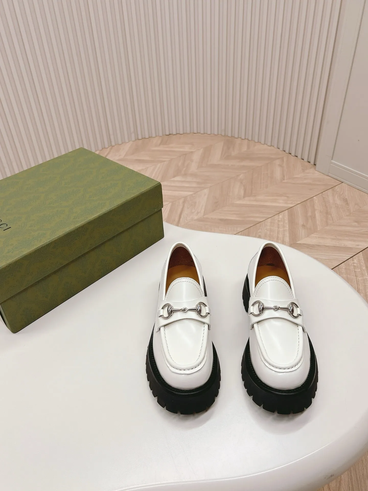 SE1511 GUCCI Women's loafer with Horsebit / Size5-11