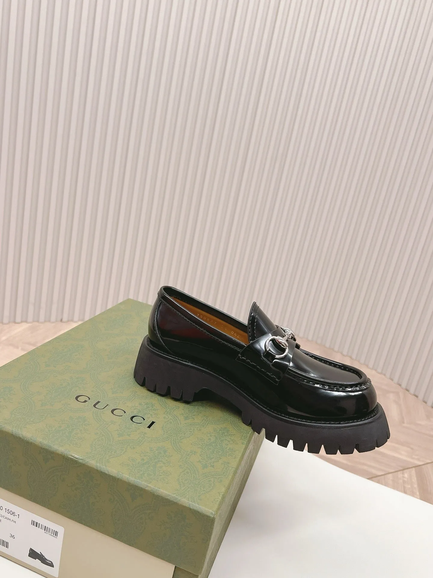 SE1511 GUCCI Women's loafer with Horsebit / Size5-11