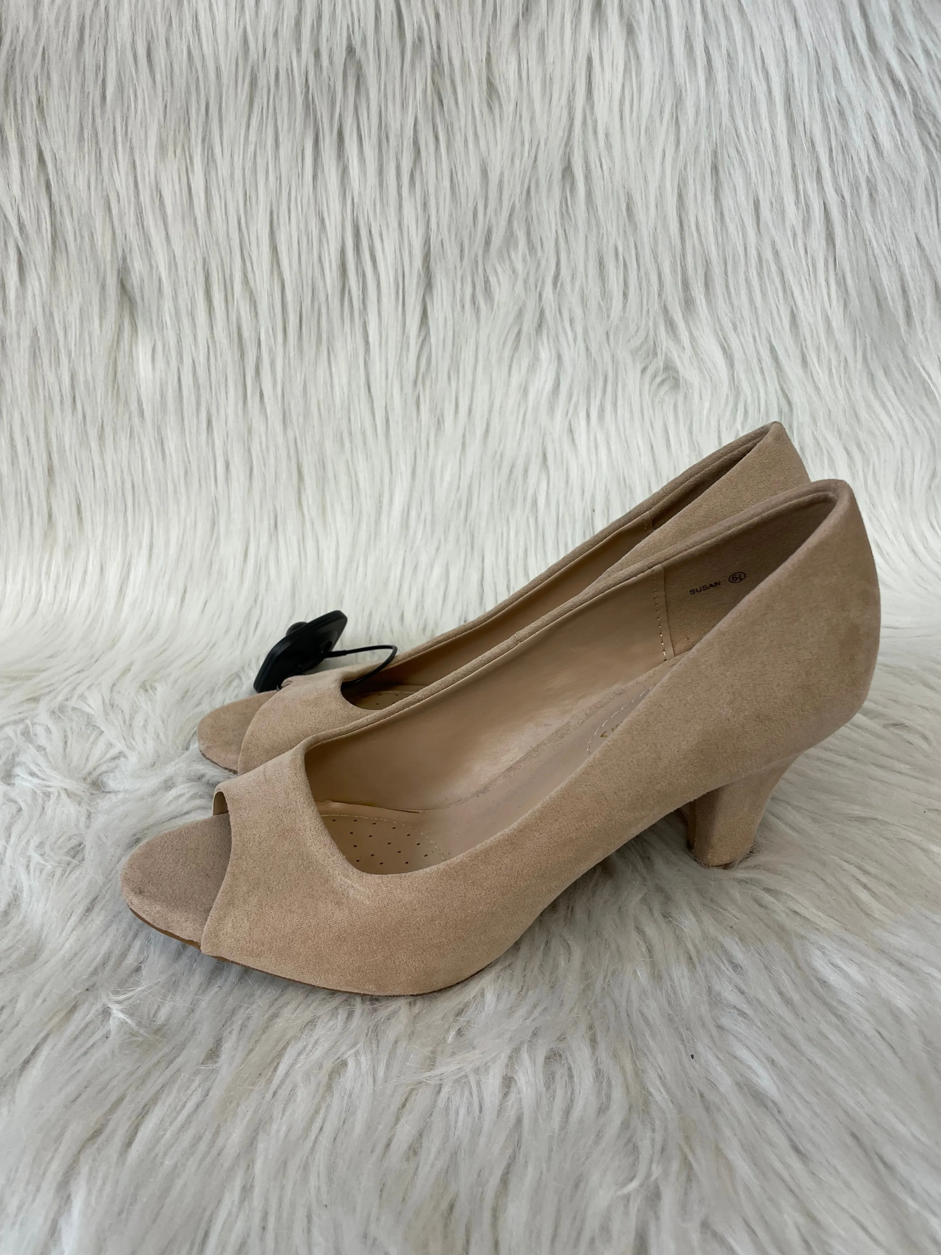 Shoes Heels Kitten By Dream Paris In Tan, Size: 6.5