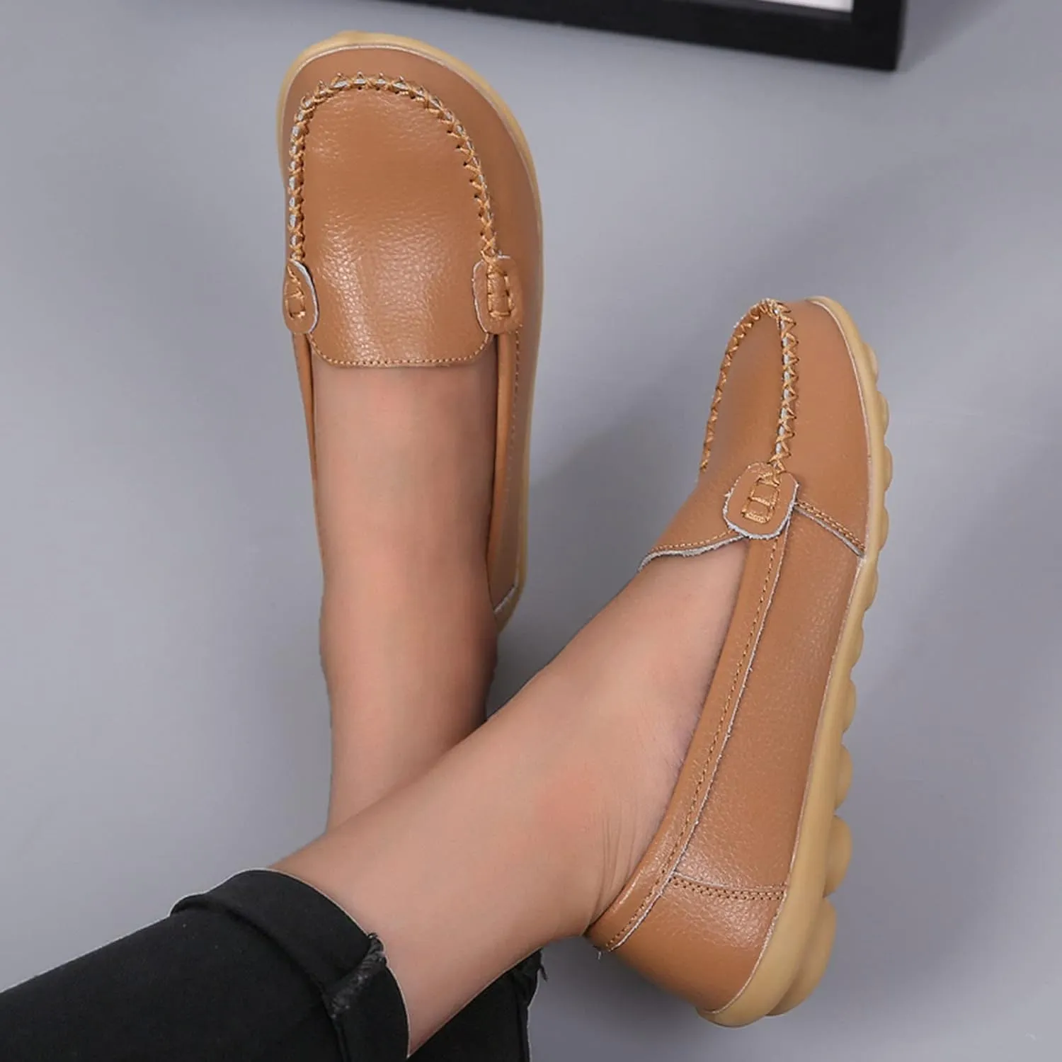 Slip On Sneakers for Women Comfort Moccasins Shoes Ladies Dressy Flats Business Casual Shoes Comfy Walking Sneaker