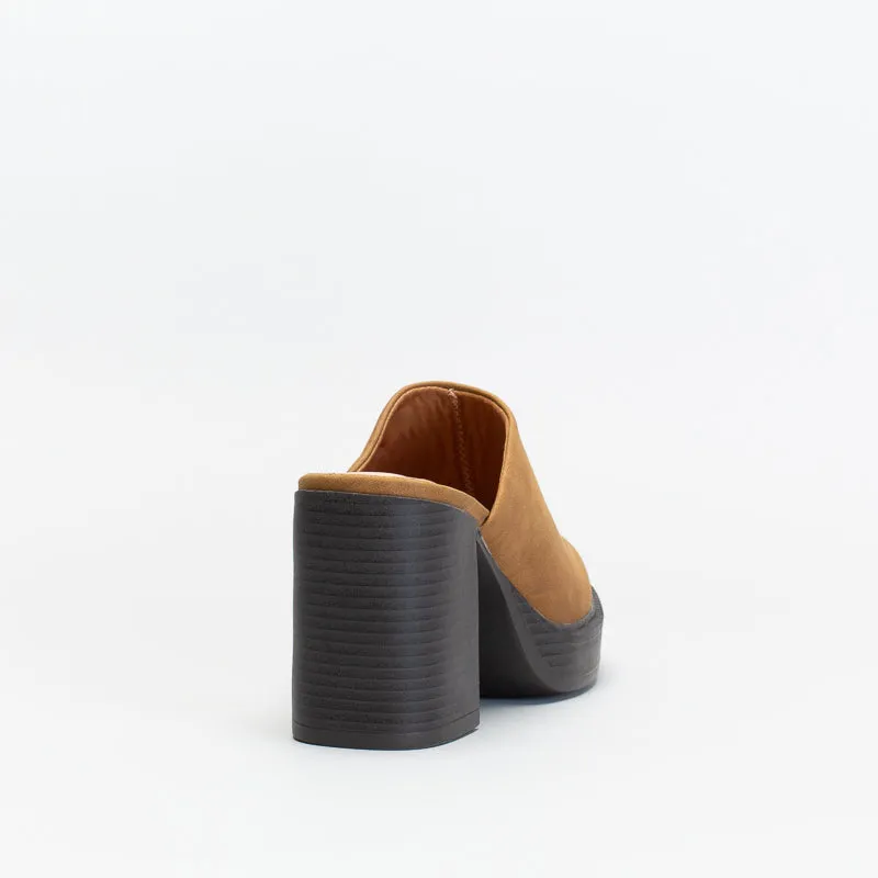 Unreal Women Platform Mule _ 147567
