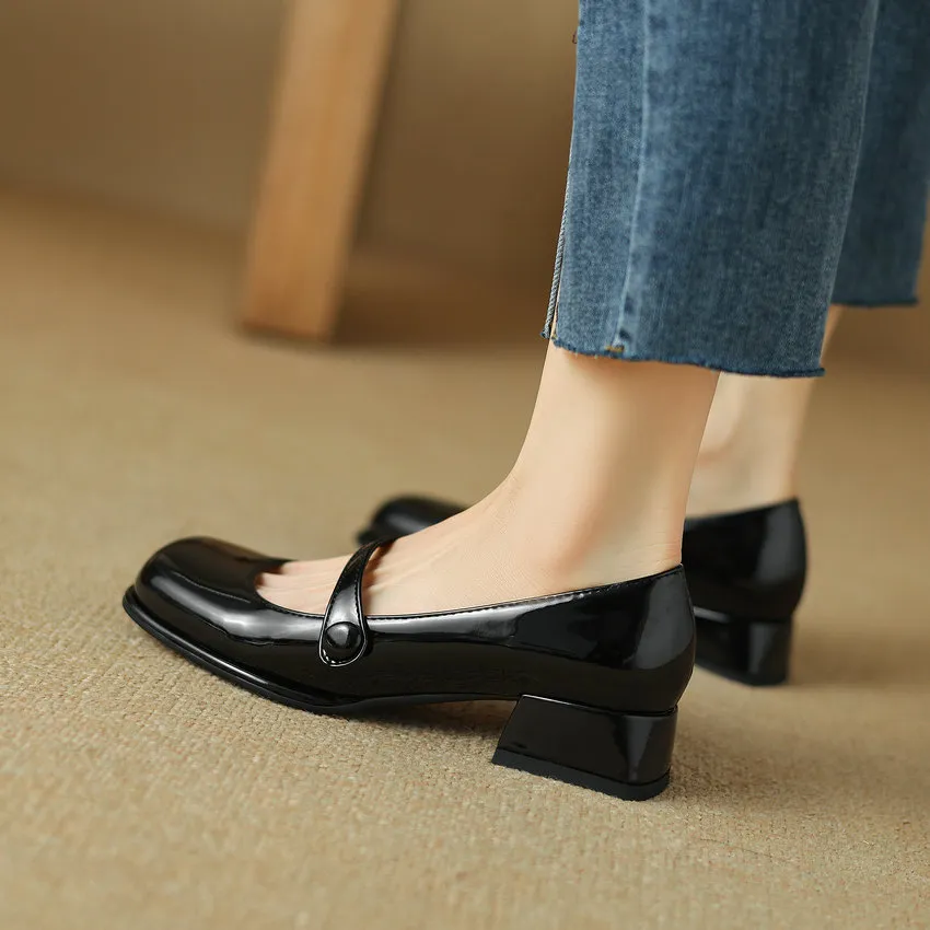 USS Shoes Fiorela Women's Square Heel Pump