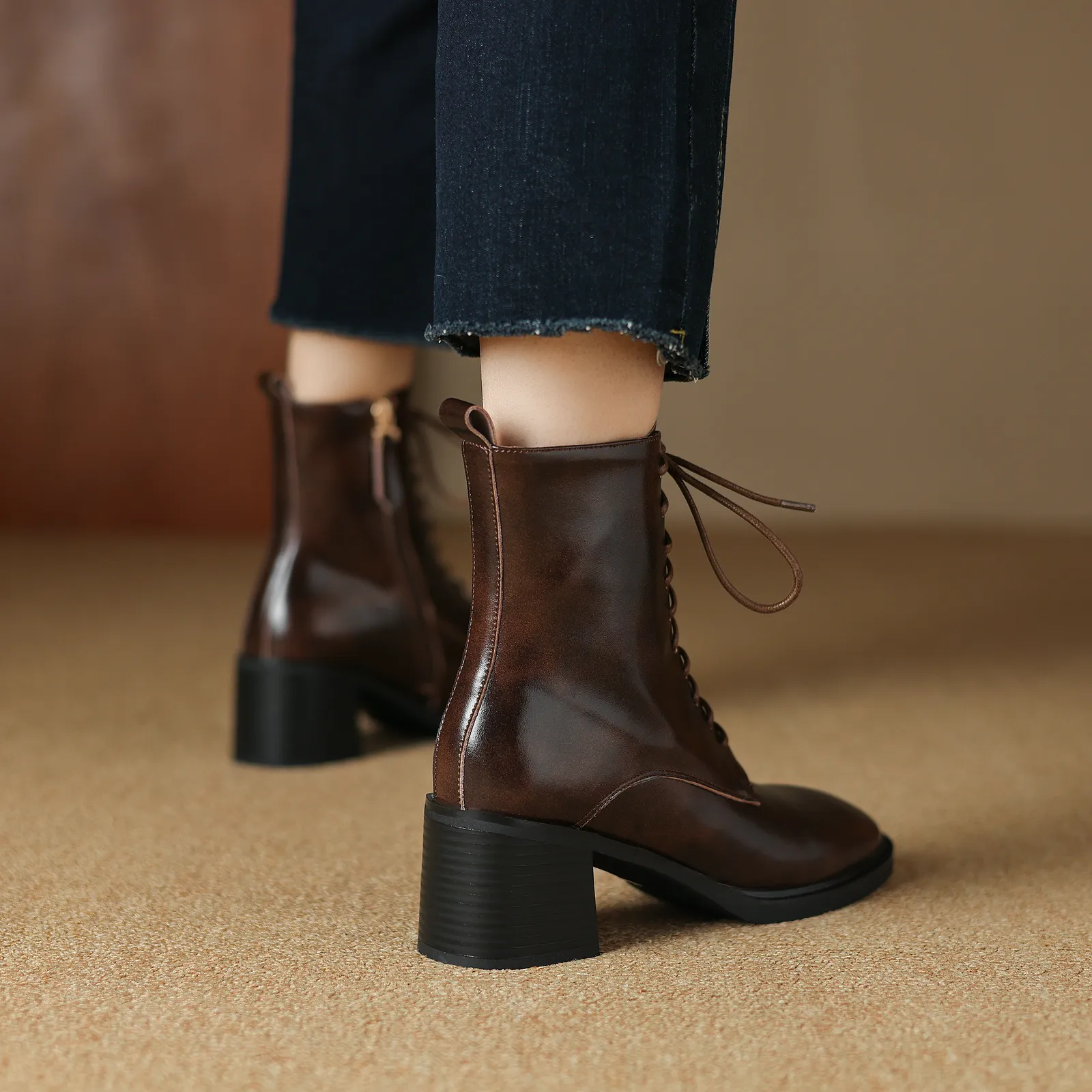 USS Shoes Sandy Women's Leather Lace Up Boots