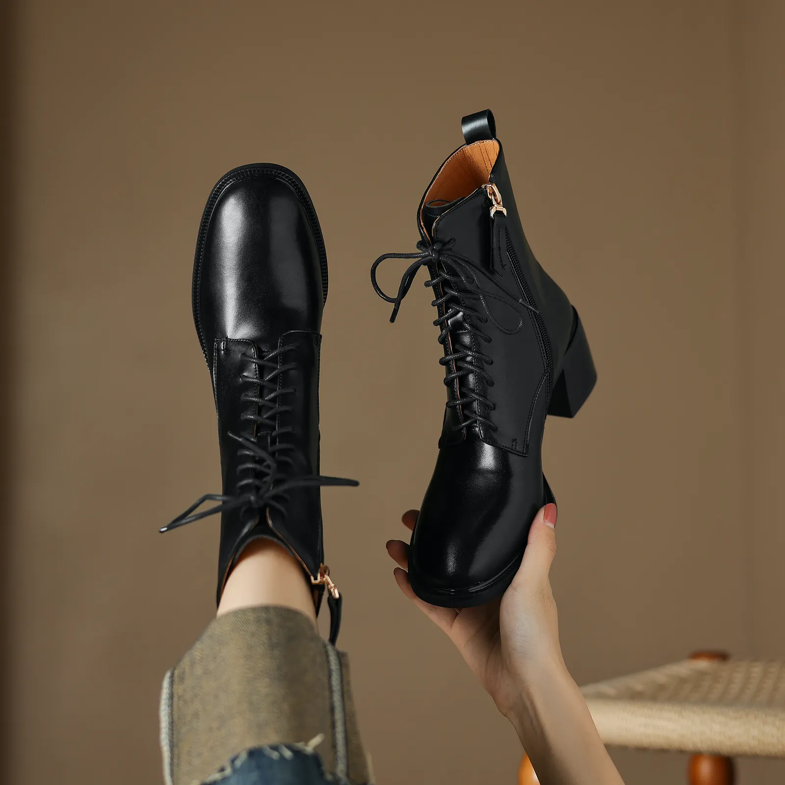 USS Shoes Sandy Women's Leather Lace Up Boots