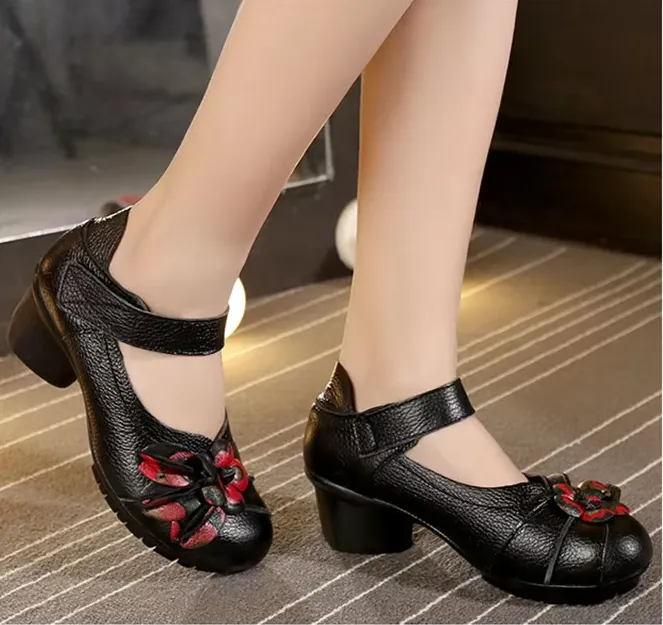 USS Shoes Thalia Women's Ethnic Style Round Toe Pumps