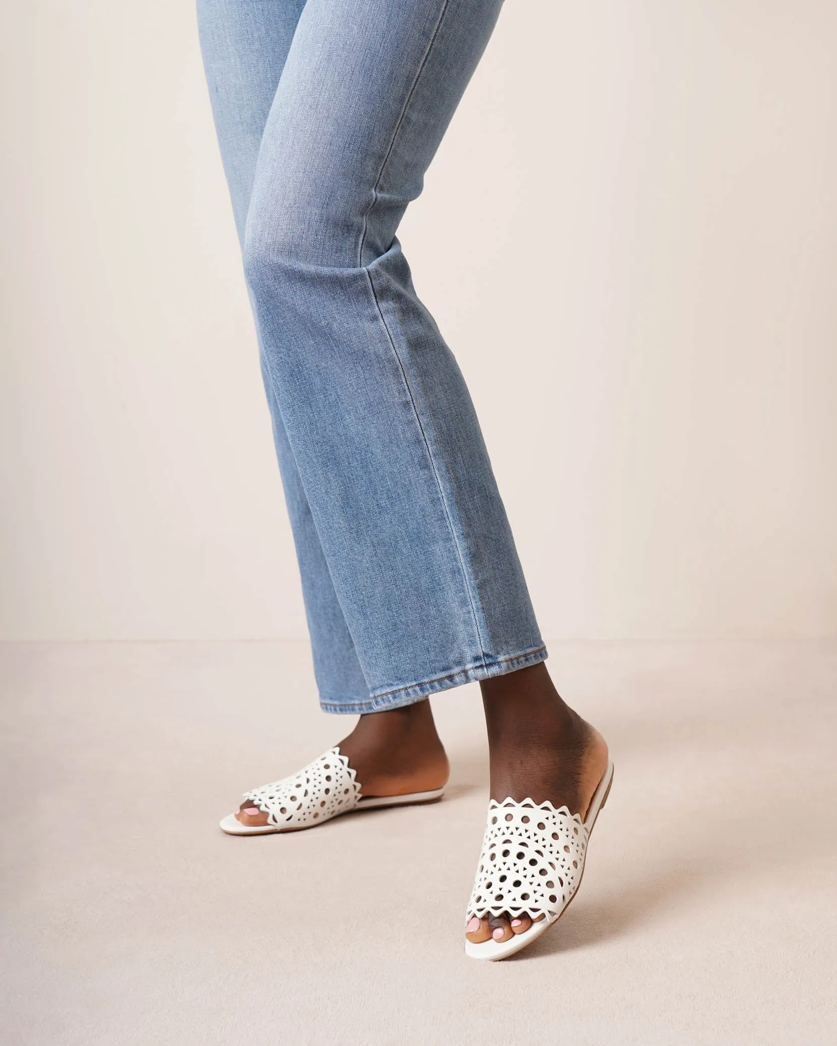 Vienne white leather mules
