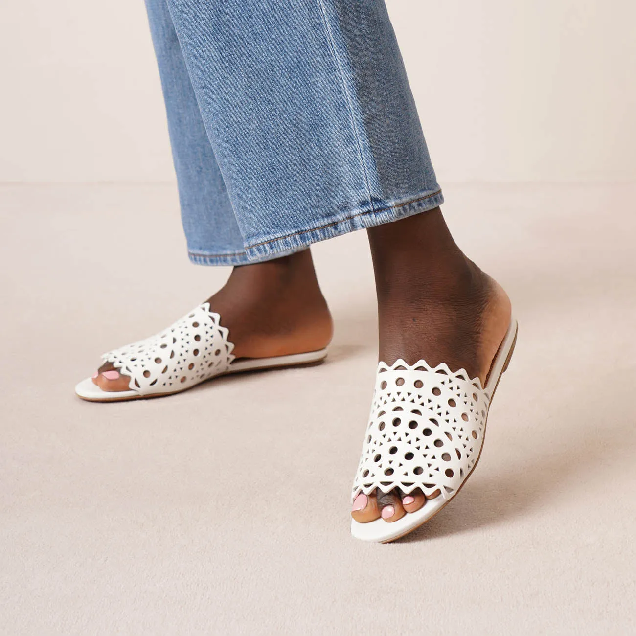 Vienne white leather mules