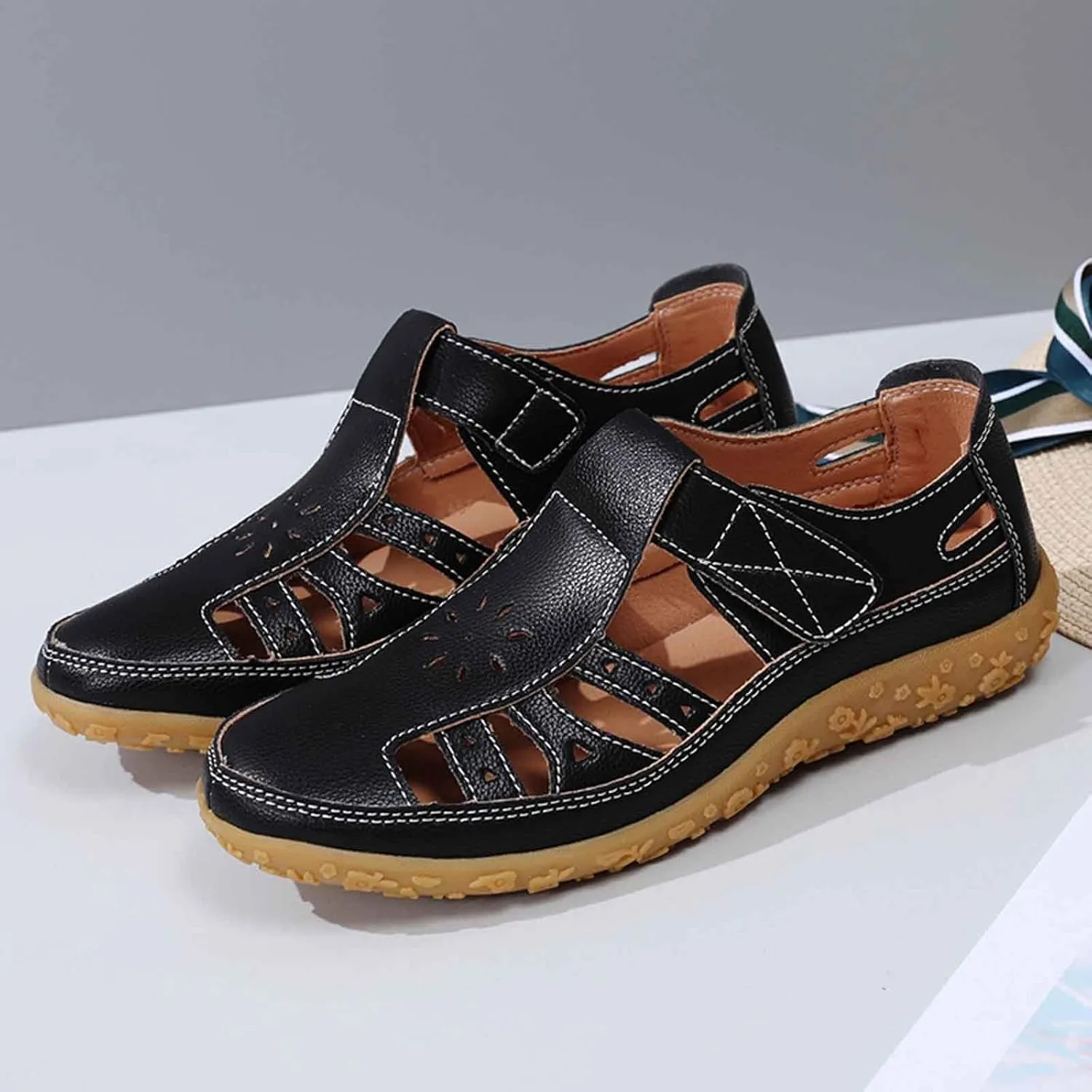 Women's Summer Sandals Breathable Perforated Casual Shoes Comfortable Flat Footbed Fashionable Closed Toe Beach Walking